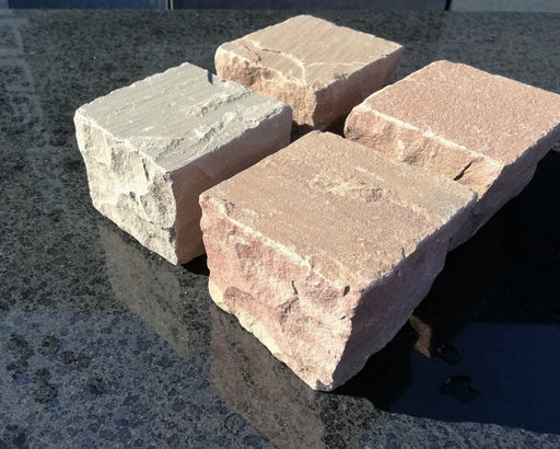 Mahogni_Sandsten_Chaussesten kløvet natursten produkt