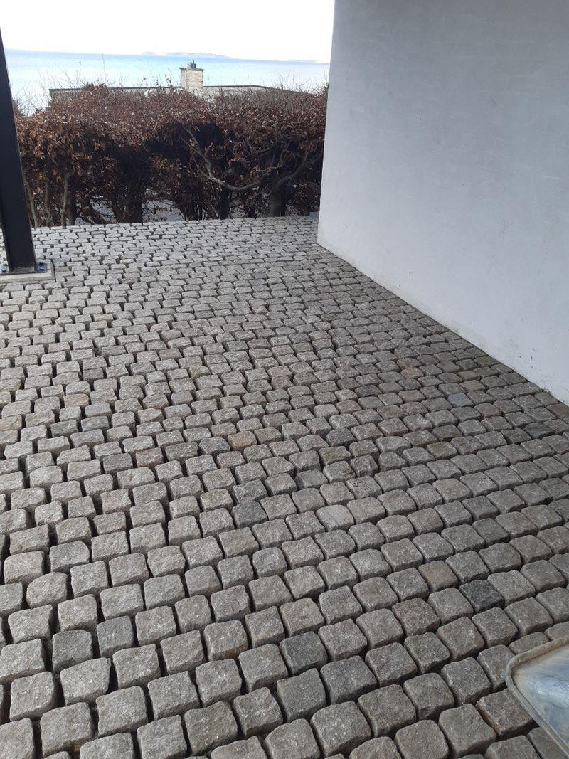 Nordisk kløvet Chaussesten granit natursten