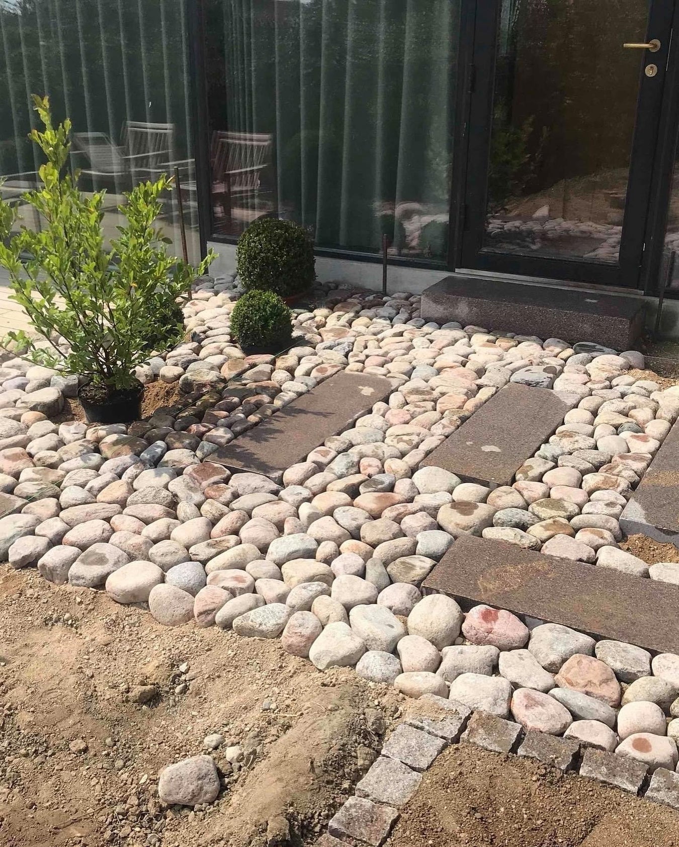 Pigsten_granit_indgangsparti i natursten