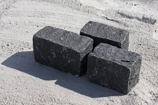 Sort_Indisk_Brosten_natursten produkt