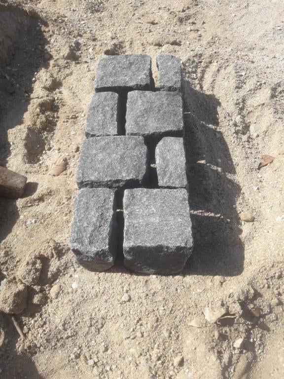 Sort_indisk_granit chaussesten natursten